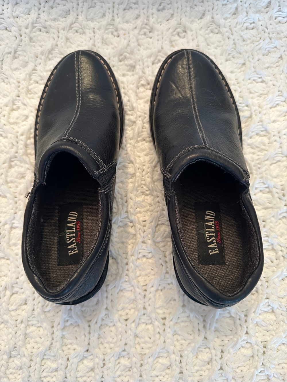 EASTLAND Black Leather Slip-On Clogs with Contrast Stitching Sz6.5 Comfy Quality - Picture 5 of 10